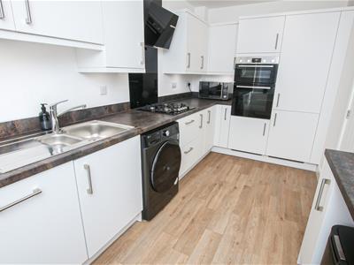 CONTEMPORARY KITCHEN